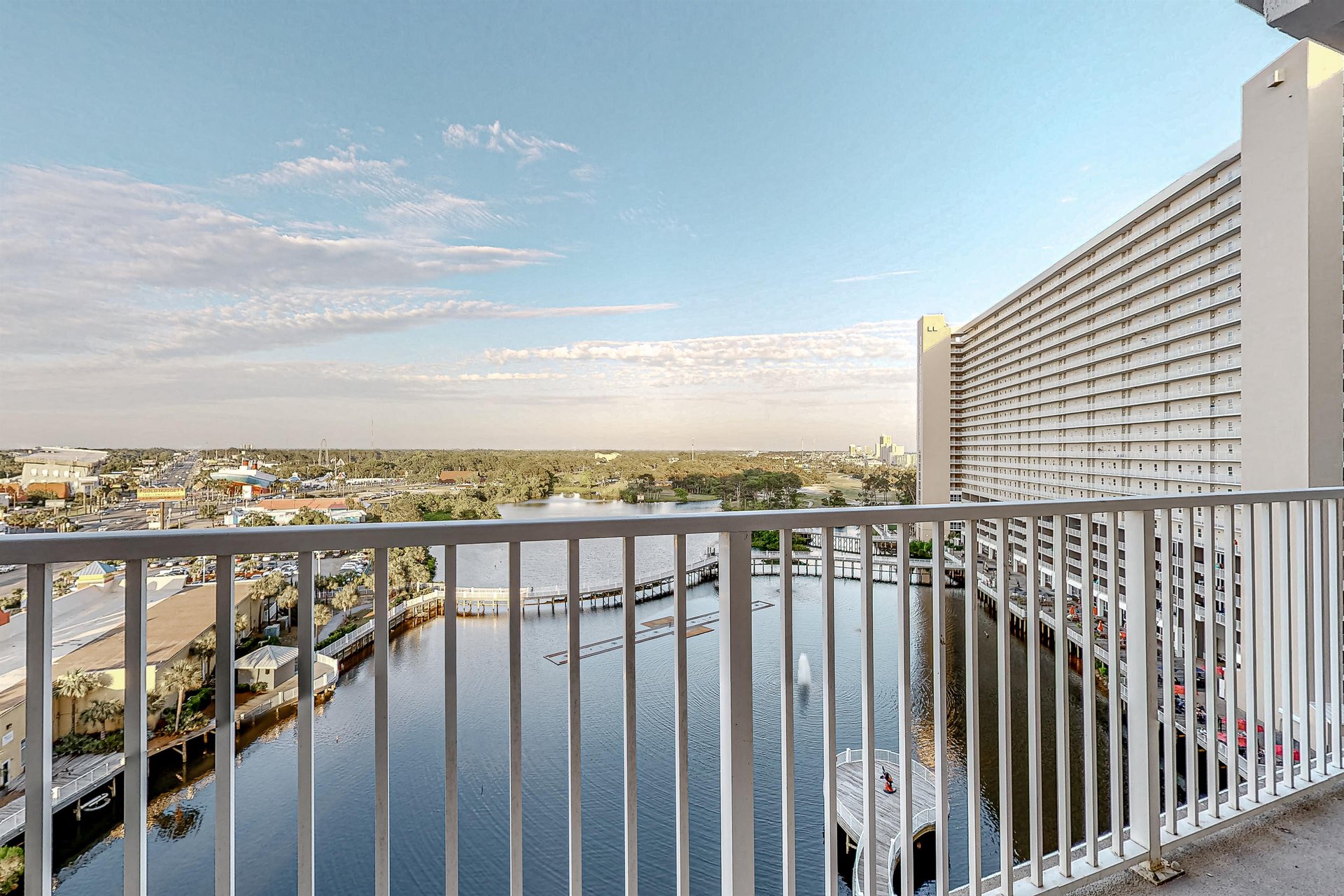 Laketown Wharf 934 3