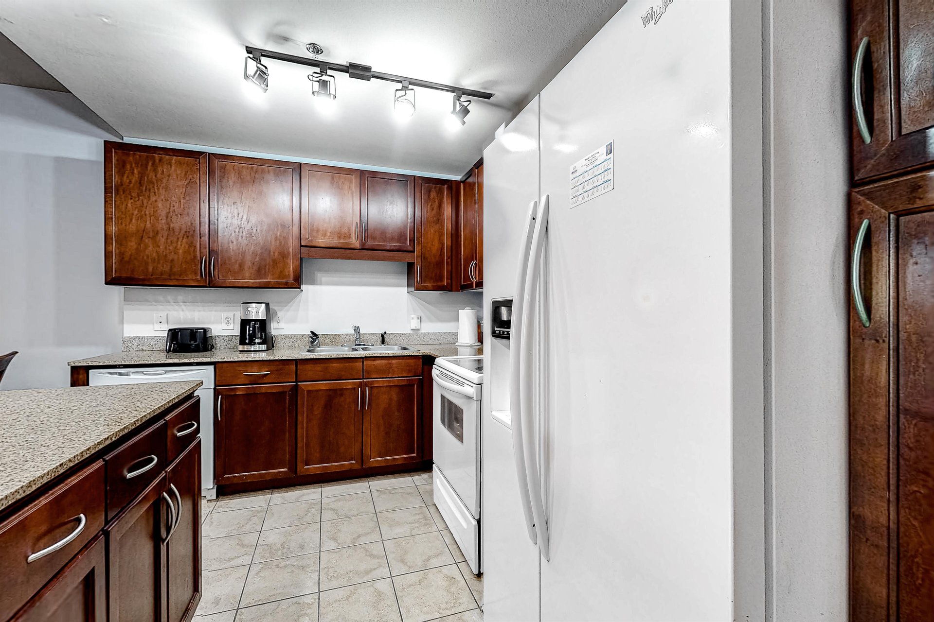 Laketown Wharf 934 7