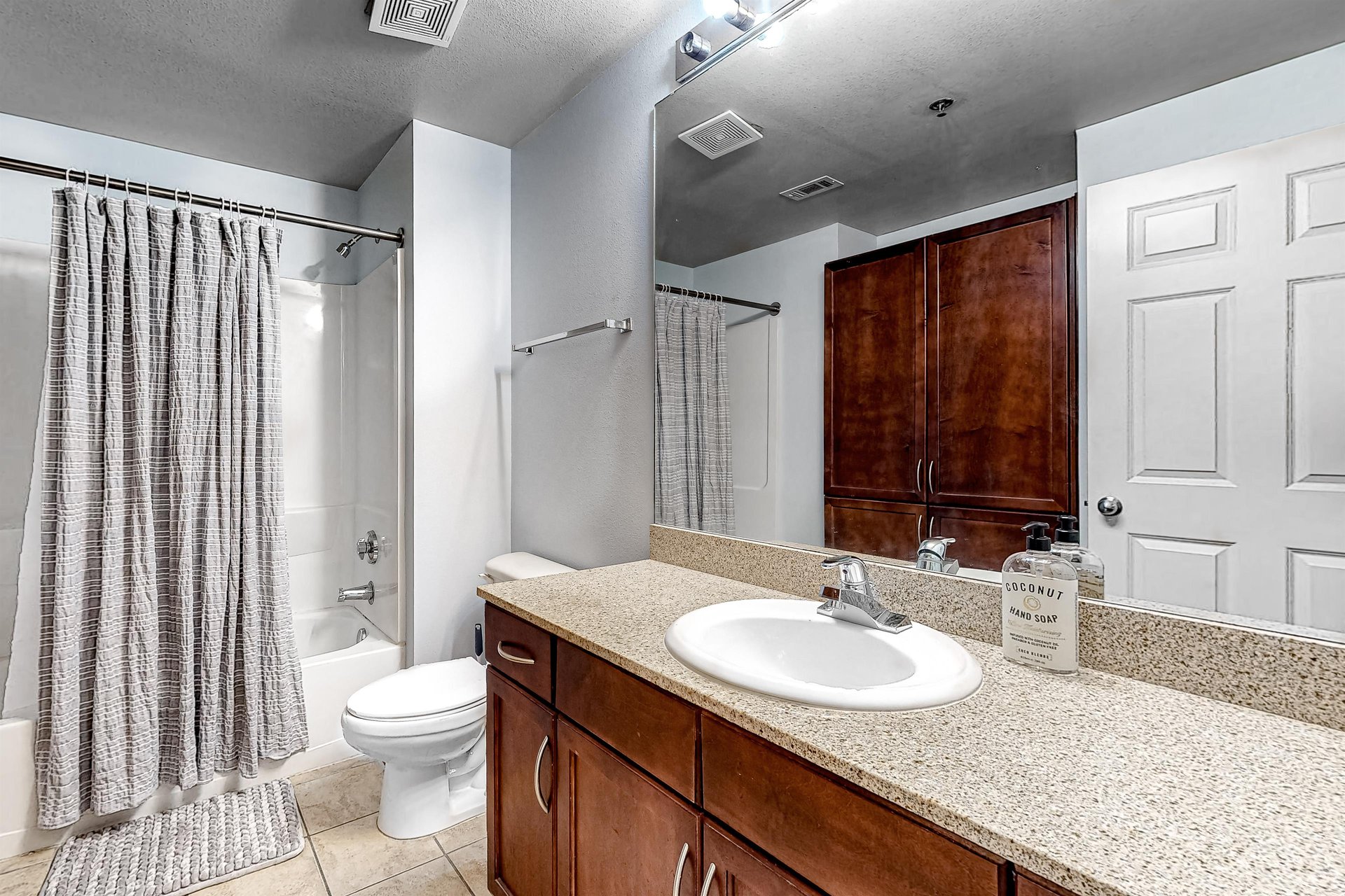 Laketown Wharf 934 10