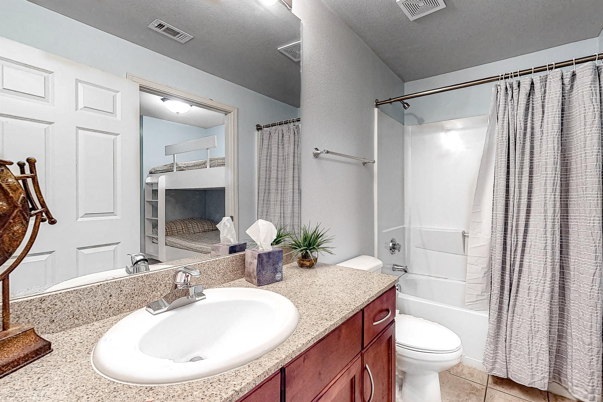 Laketown Wharf 934 13