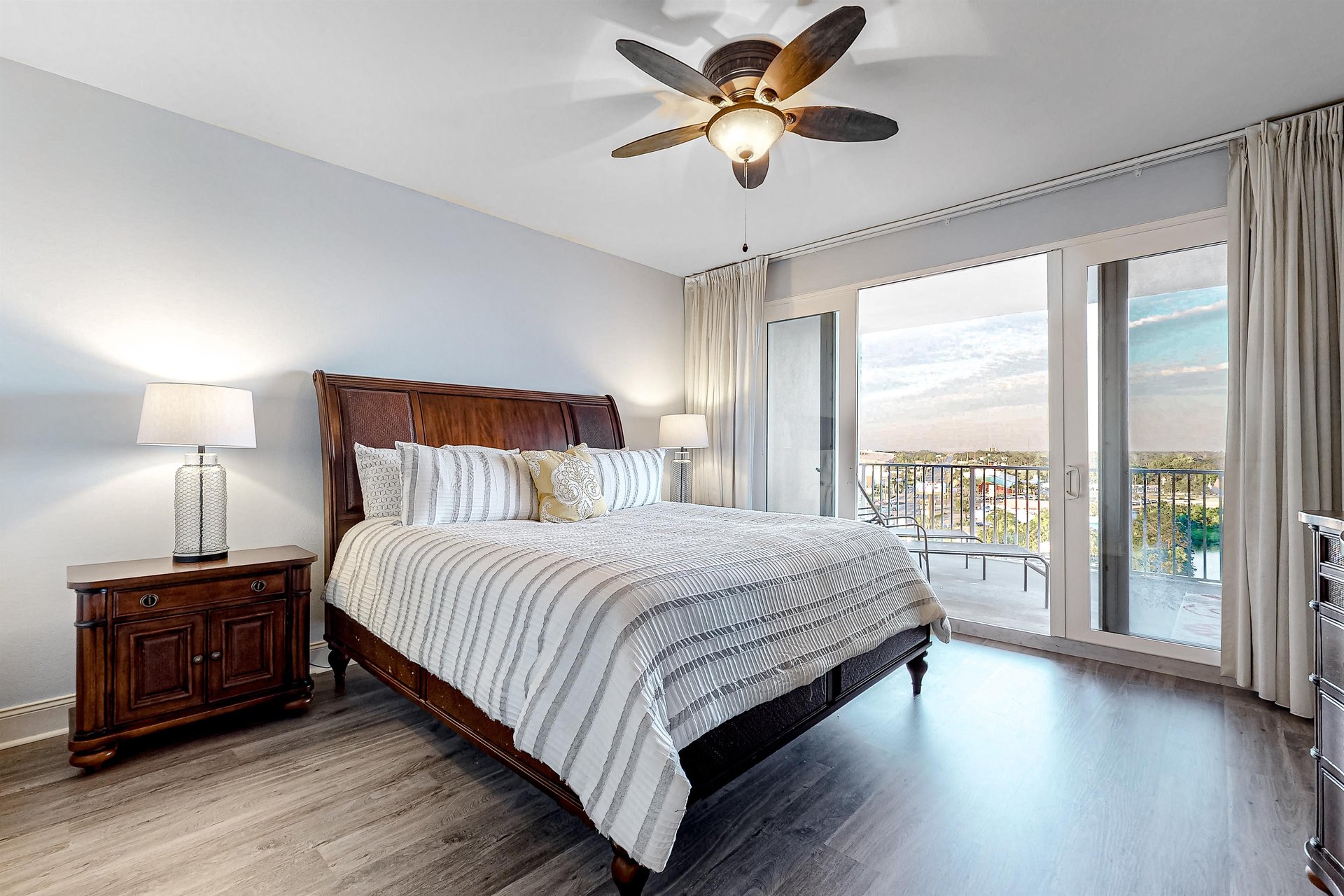 Laketown Wharf 934 15