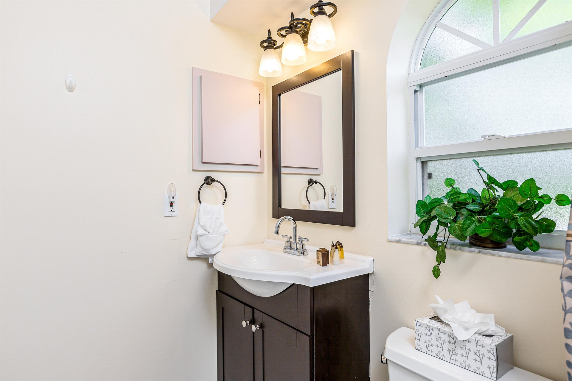 Gulf Island Lanai 17