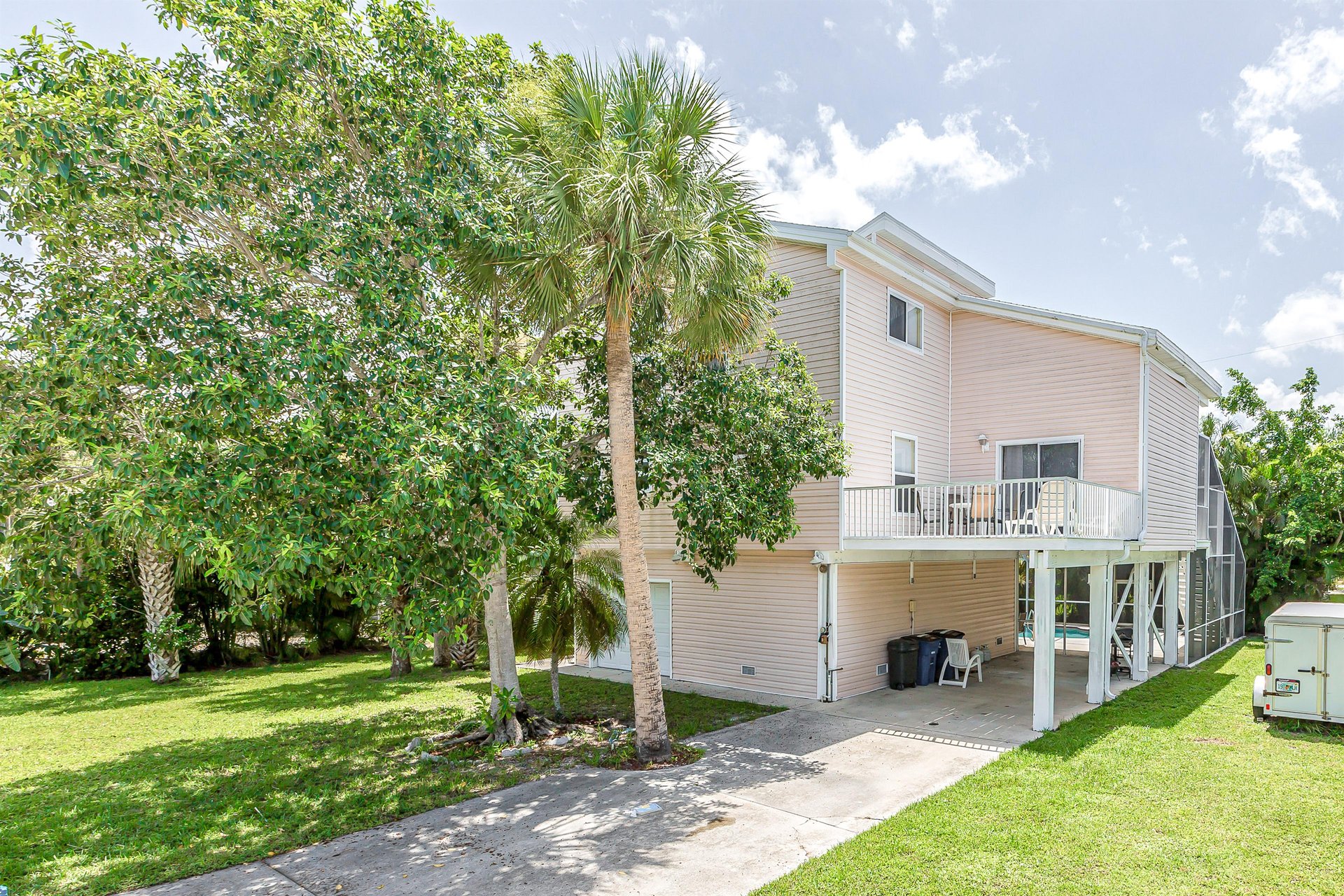 Gulf Island Lanai 23