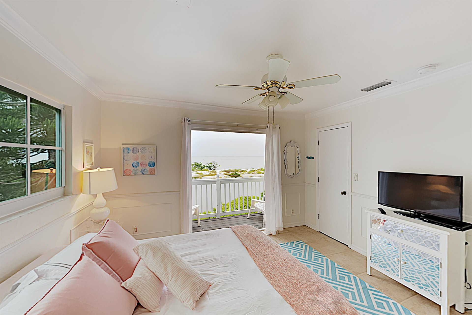 Beachfront Hideaway 12