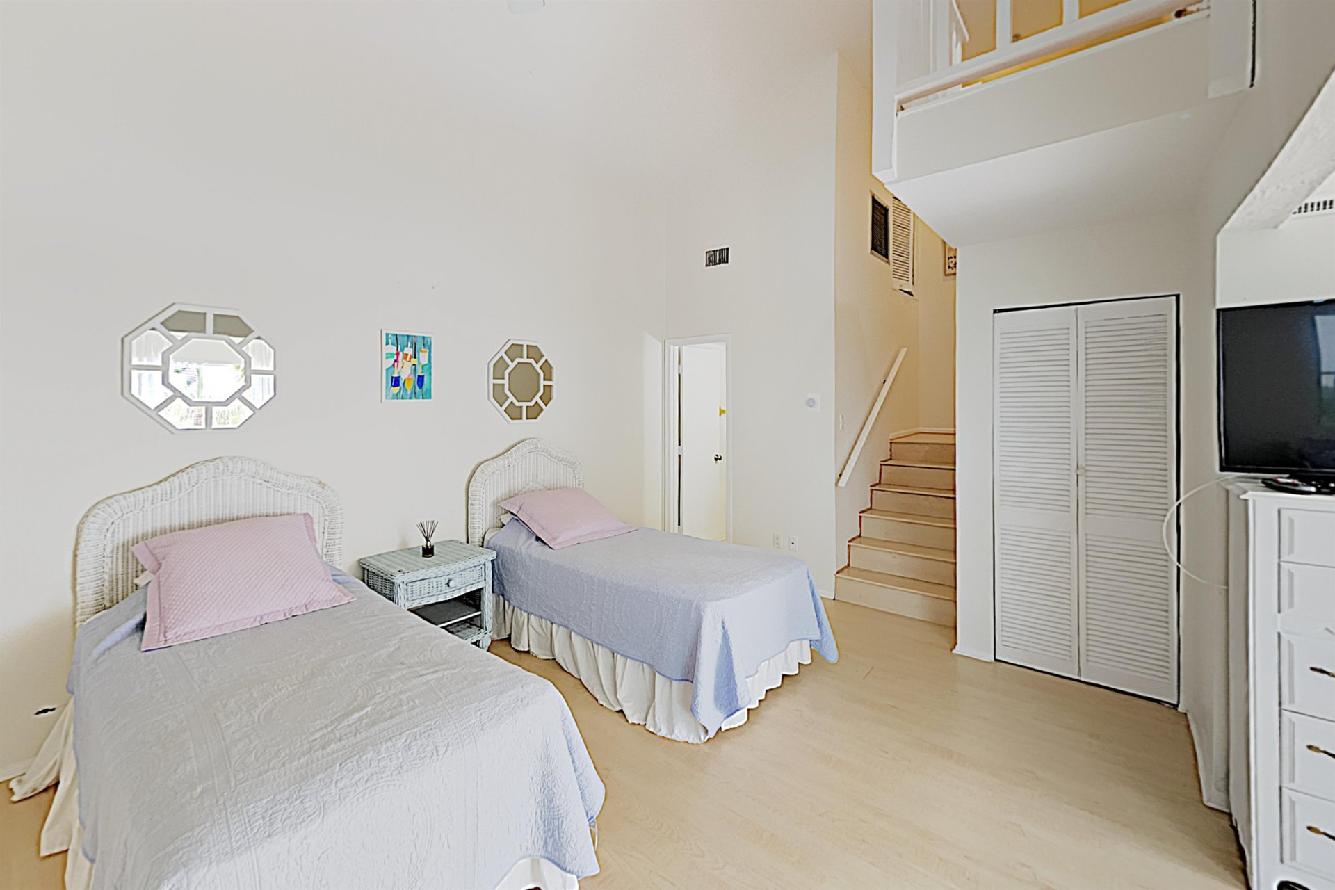 Beachfront Hideaway 14