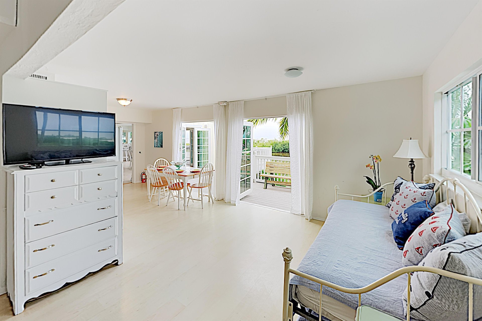 Beachfront Hideaway 15