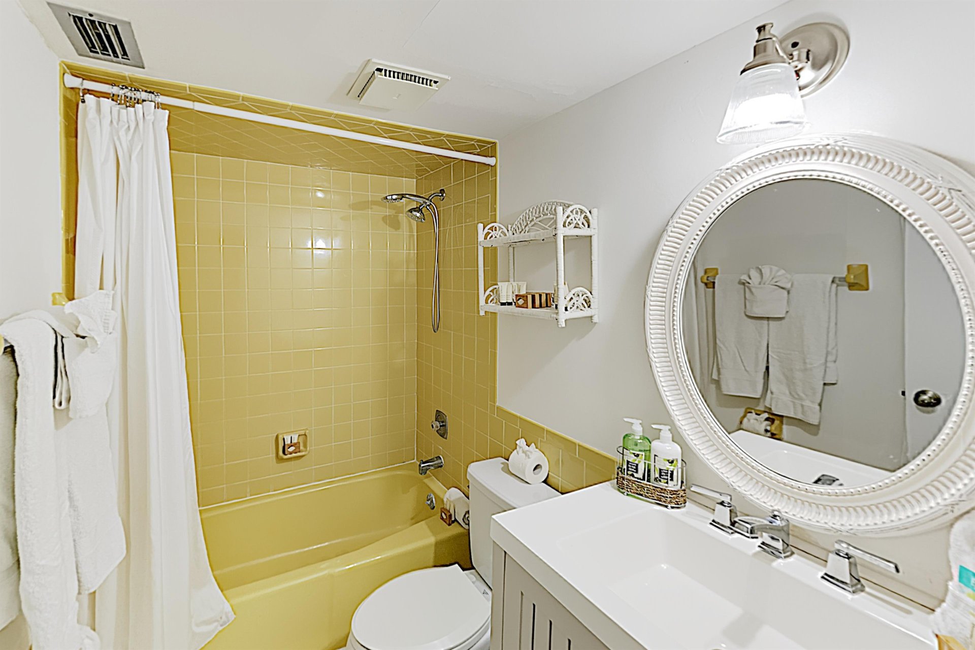 Beachfront Hideaway 16