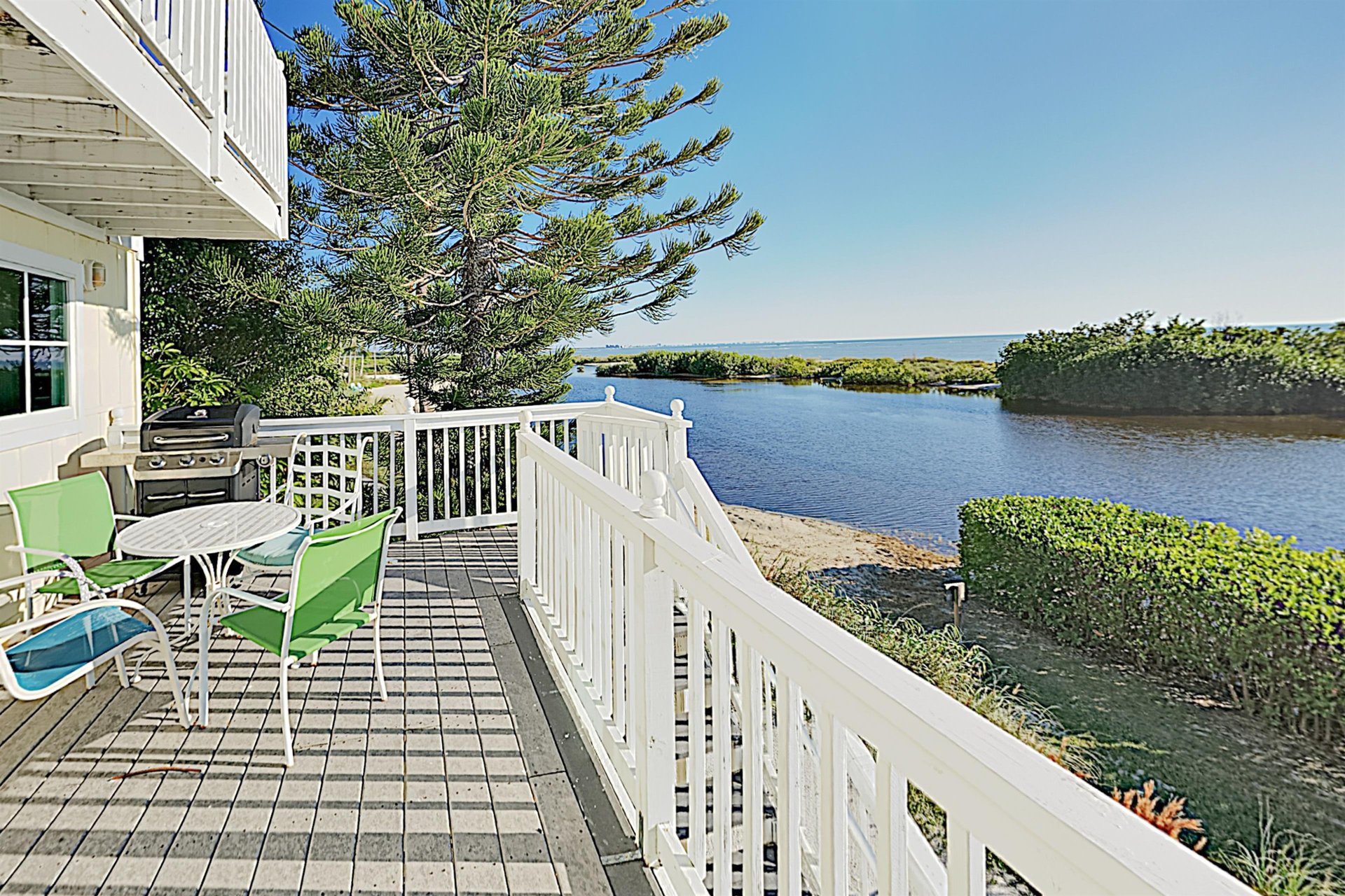 Beachfront Hideaway 22