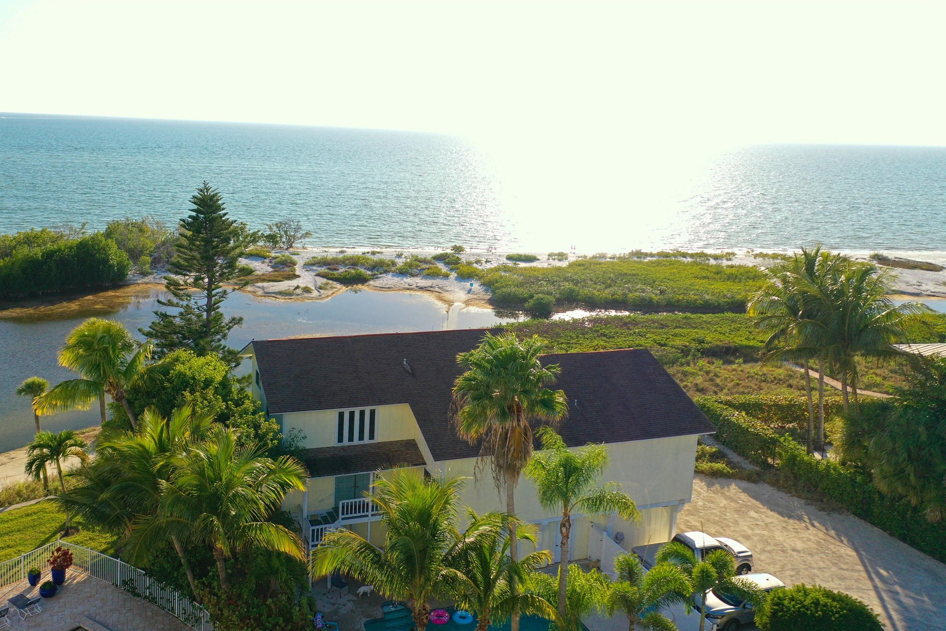 Beachfront Hideaway 32