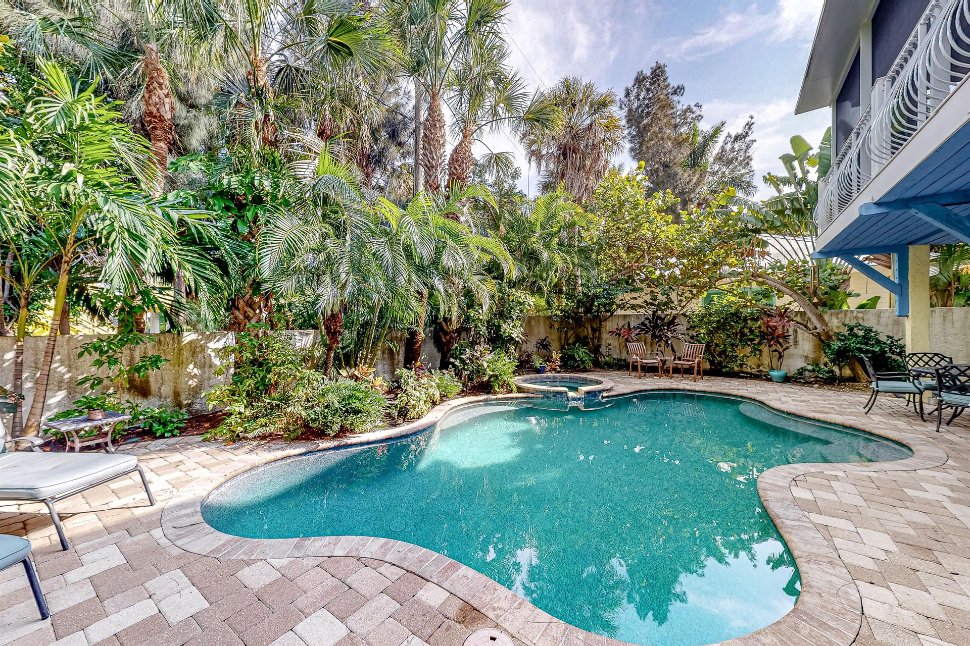 Mon AMI Beach House 35