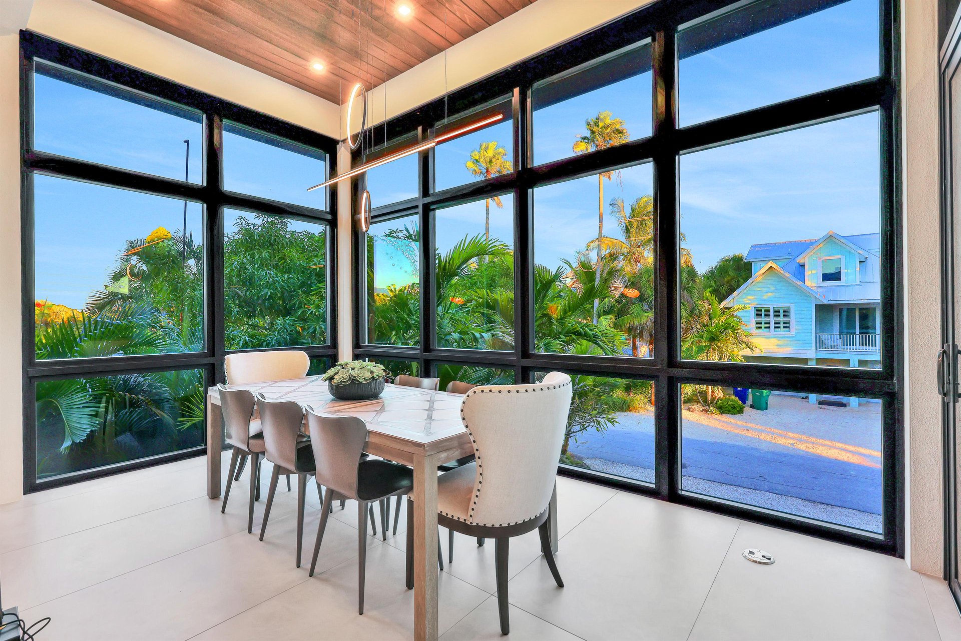 Banyan Tree Beach House 8