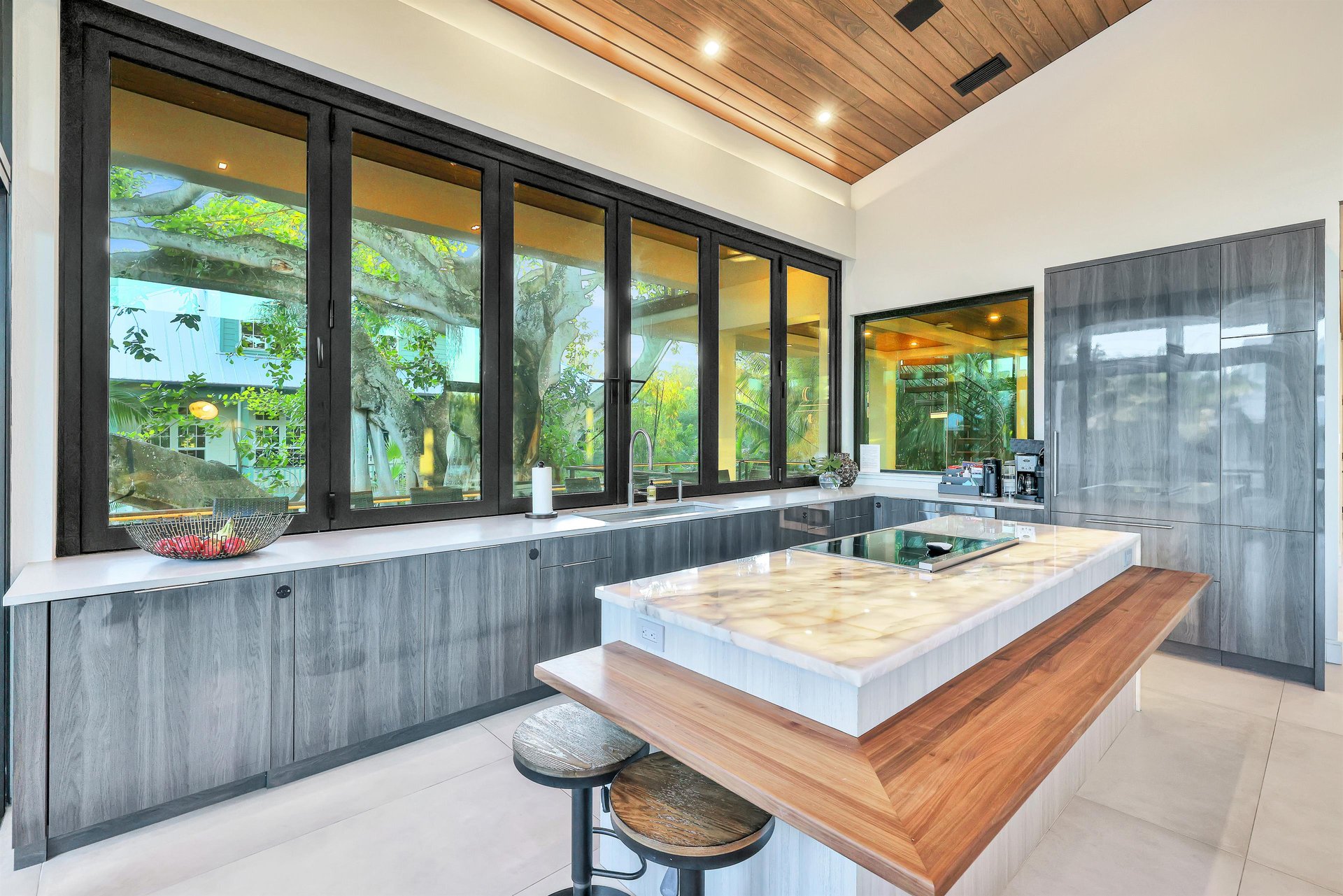 Banyan Tree Beach House 10