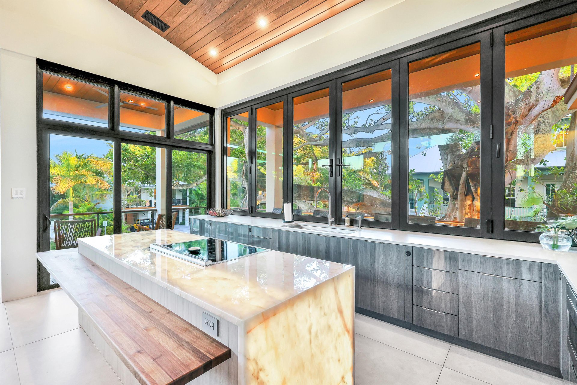 Banyan Tree Beach House 11