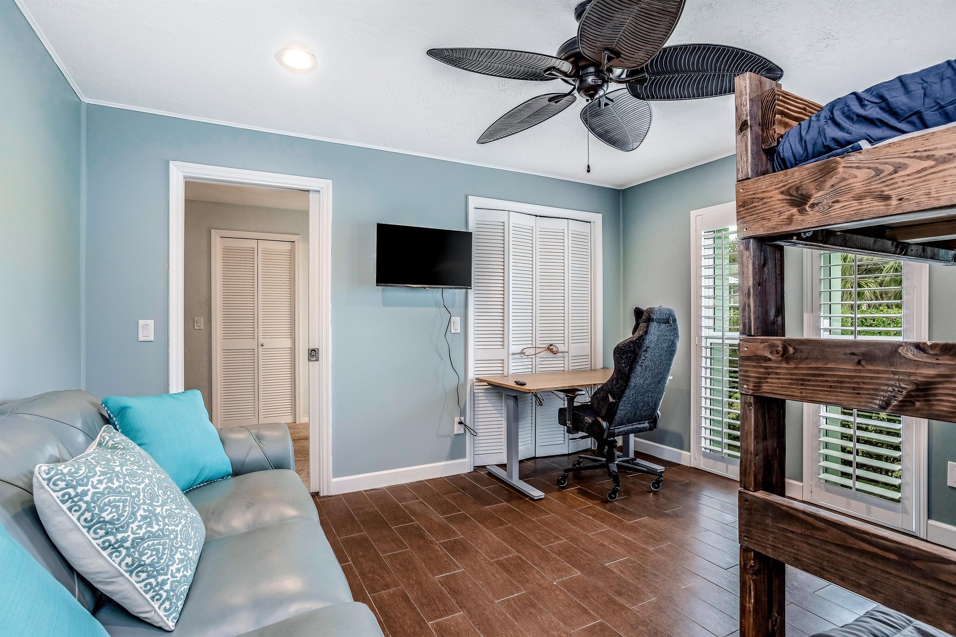 Palm River Estate 18