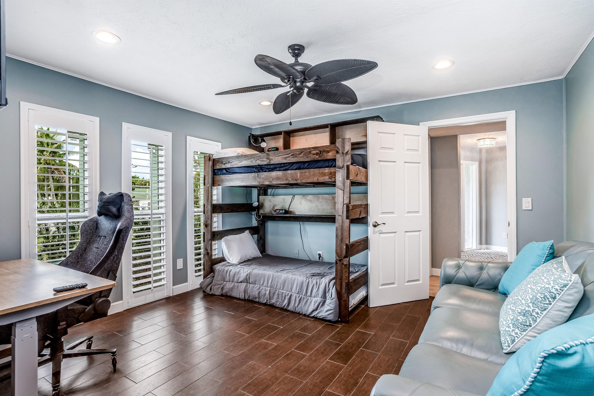 Palm River Estate 19