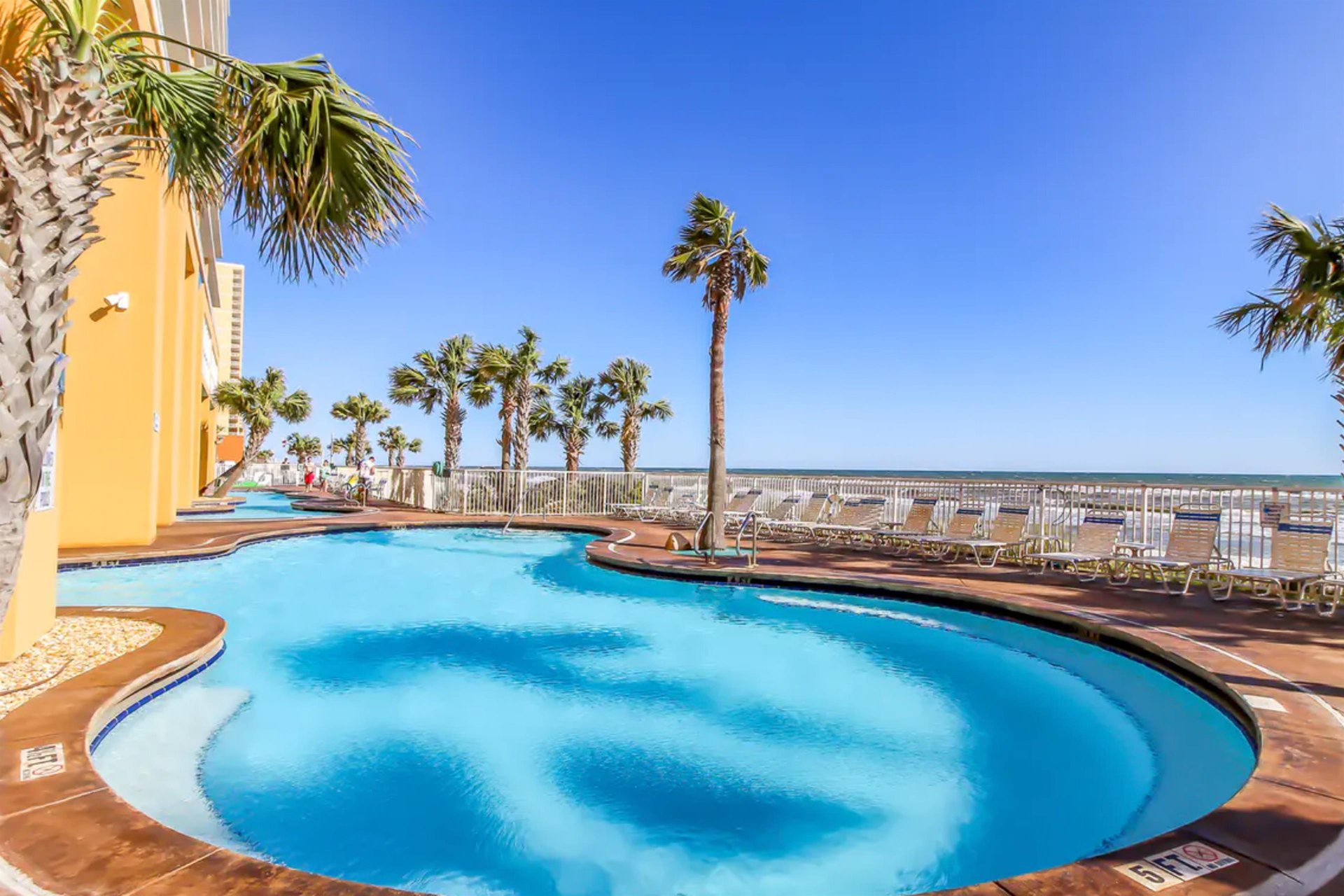 Splash Resort 2001W 37