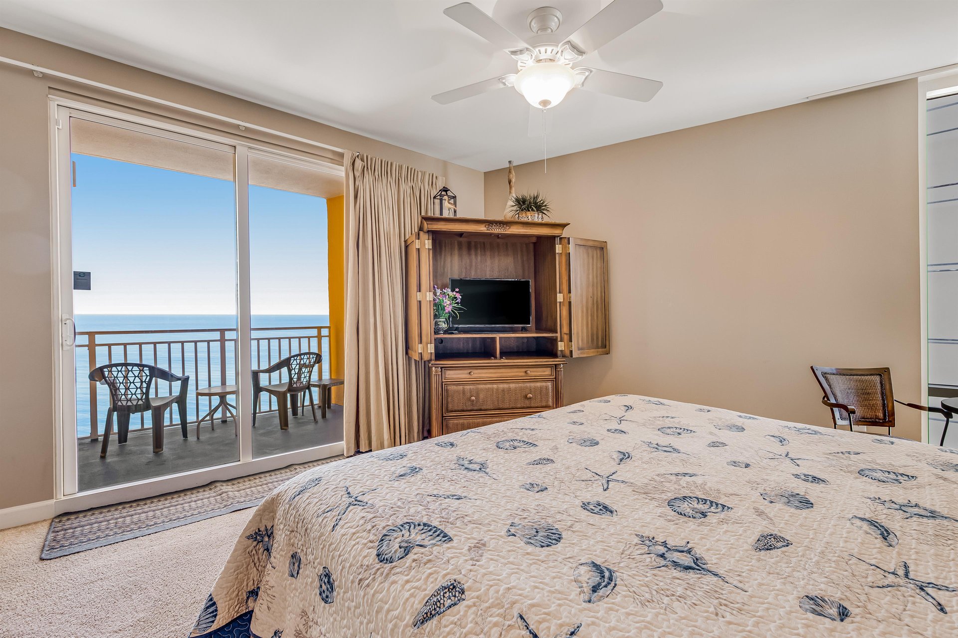 Splash Resort 1001W 15