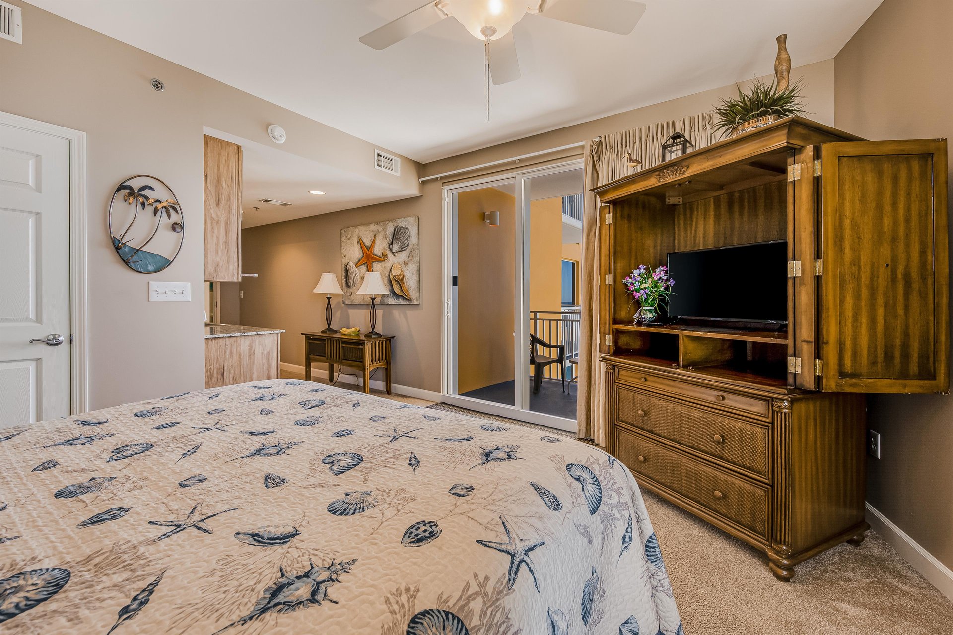 Splash Resort 1001W 17