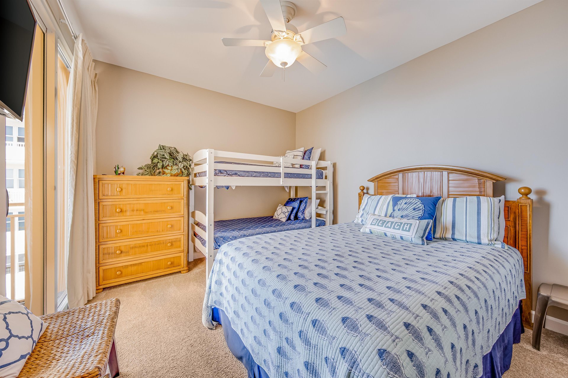 Splash Resort 1001W 26