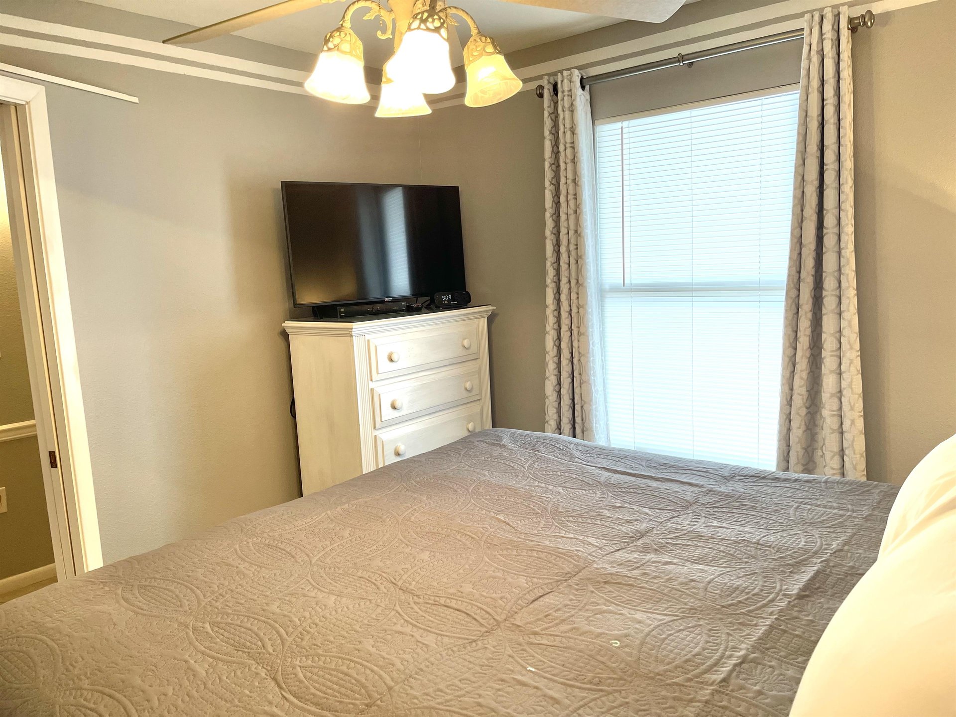 Island Winds West 475 10