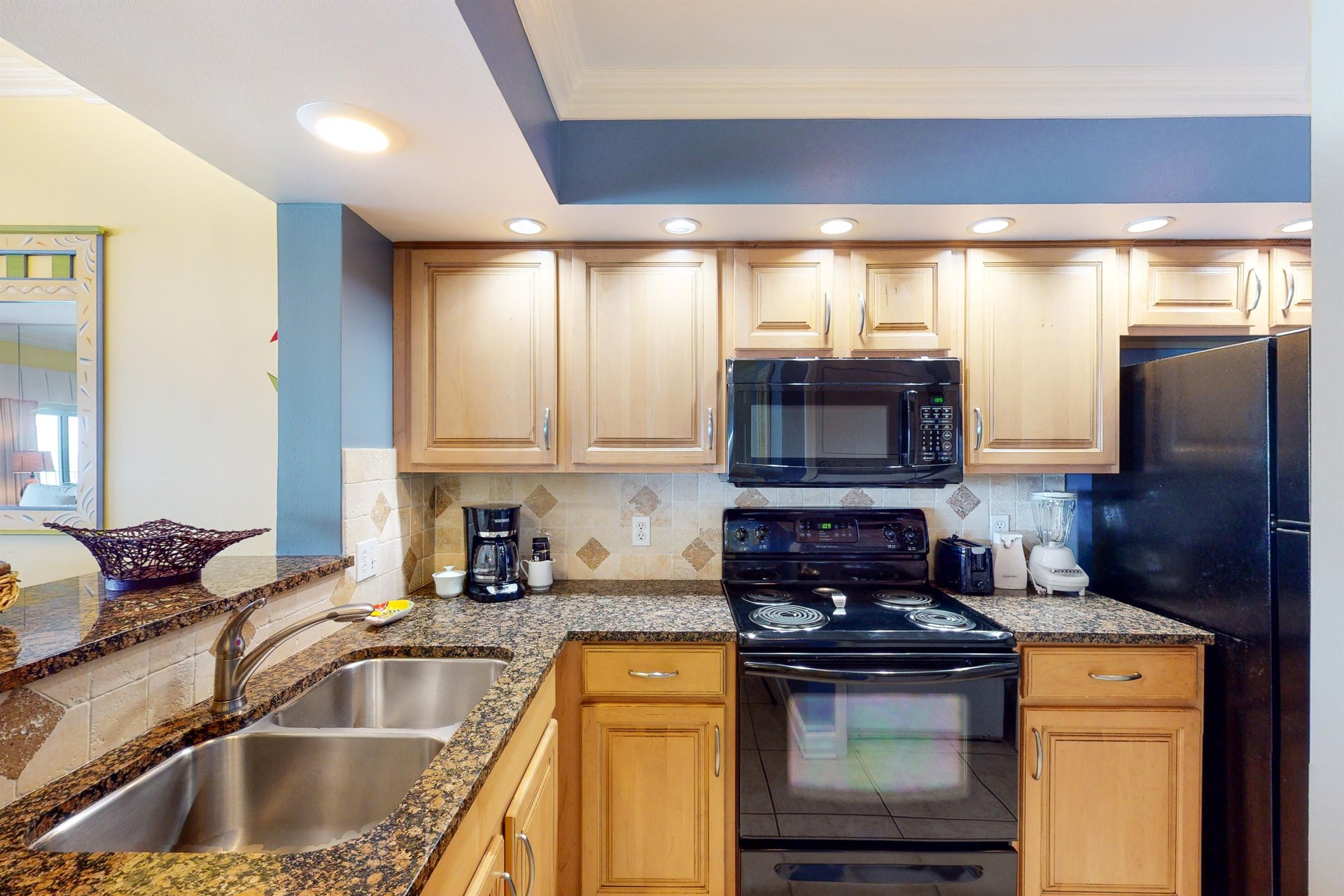 TOPSL Beach Manor 408 6