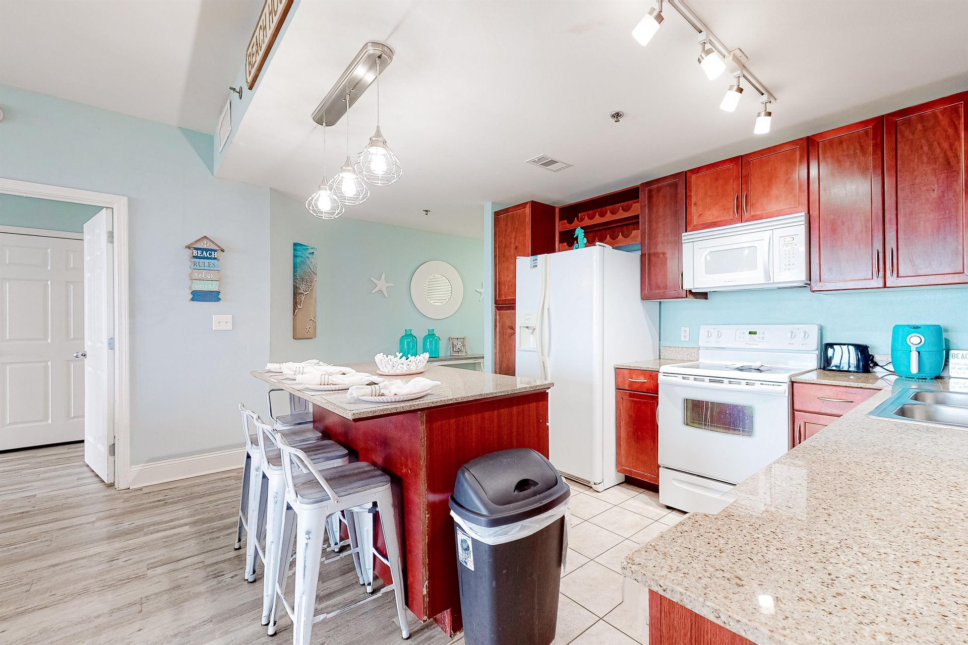 Laketown Wharf 1120 8