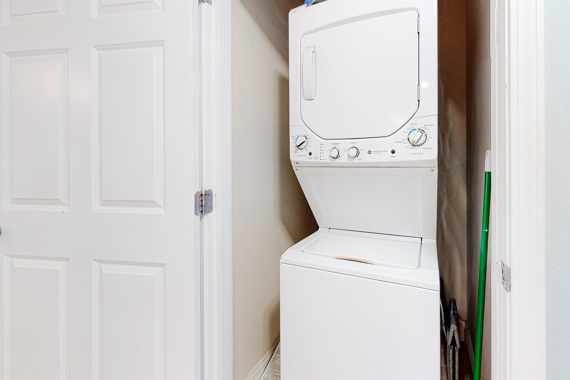 Laketown Wharf 1120 18