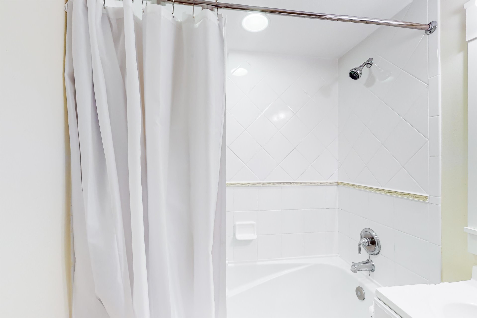 Baytowne Wharf  Pilot House 314 7