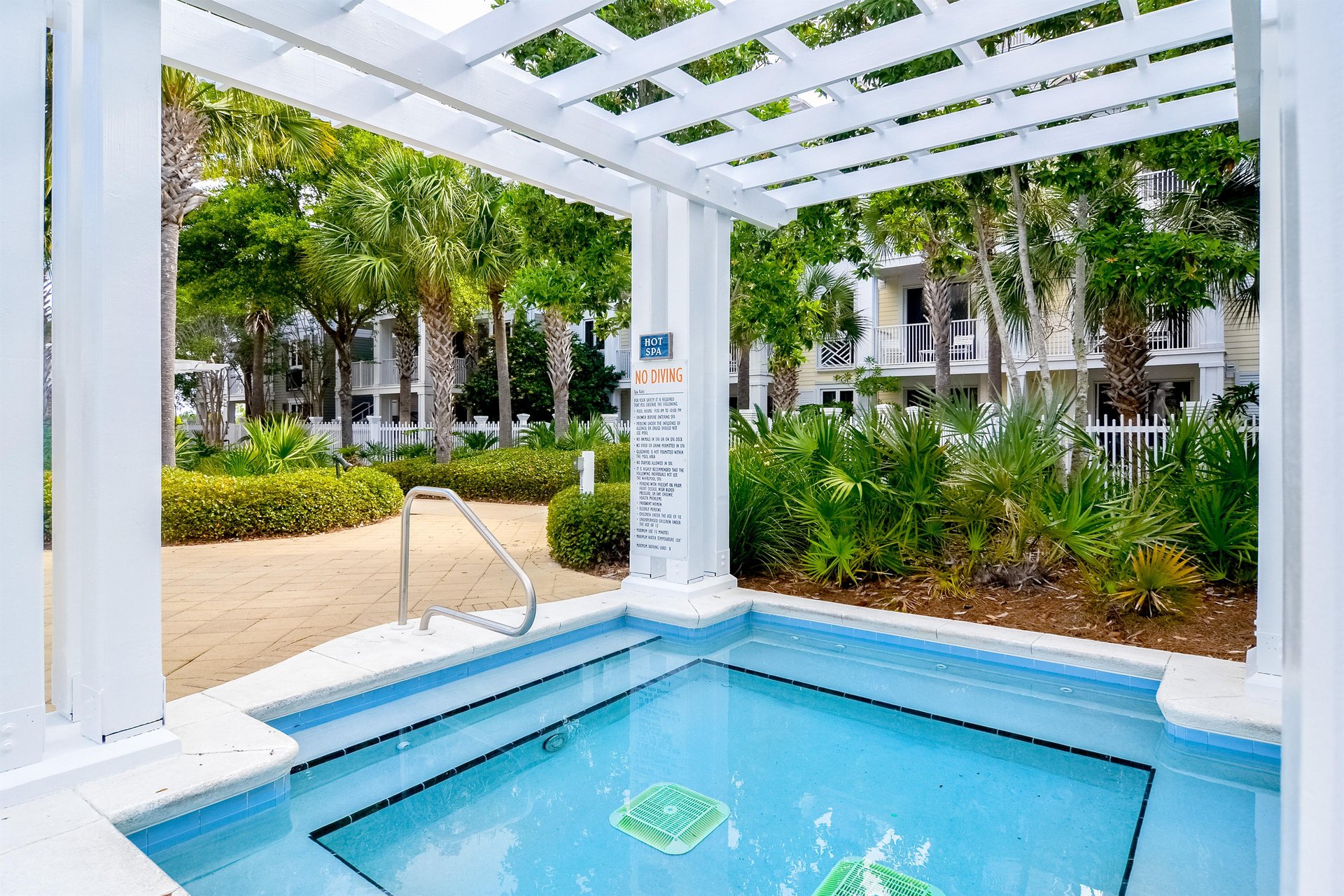 Baytowne Wharf  Pilot House 314 12