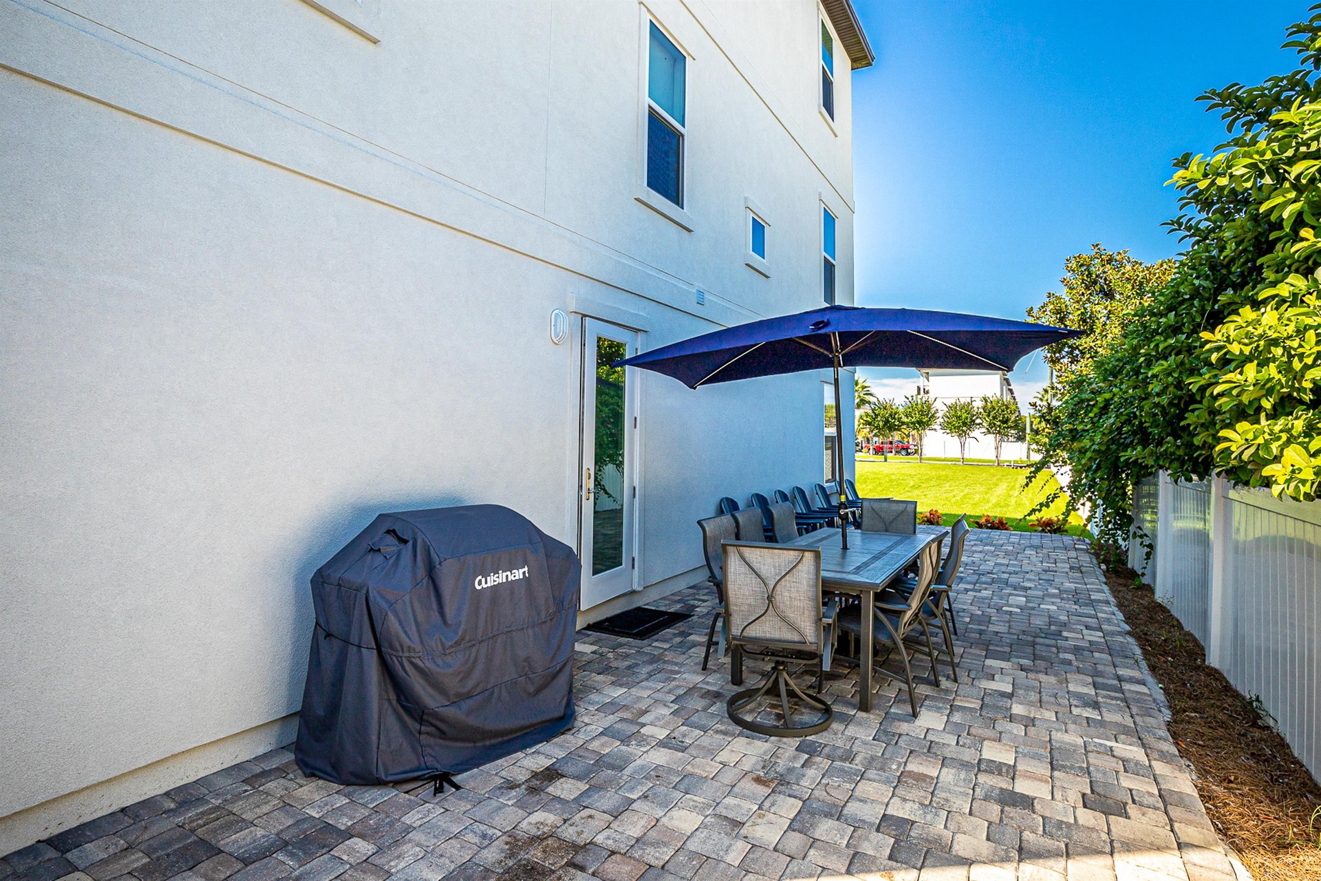 Hidden Palms Escape 30