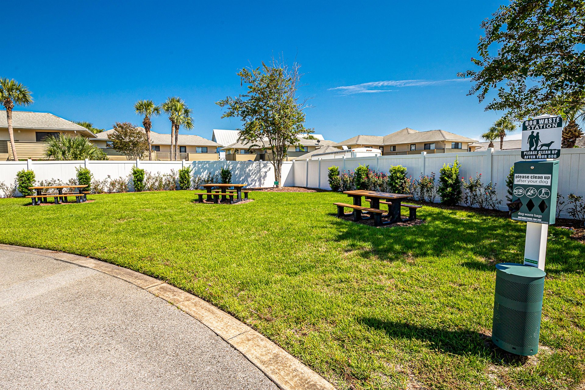 Hidden Palms Escape 32