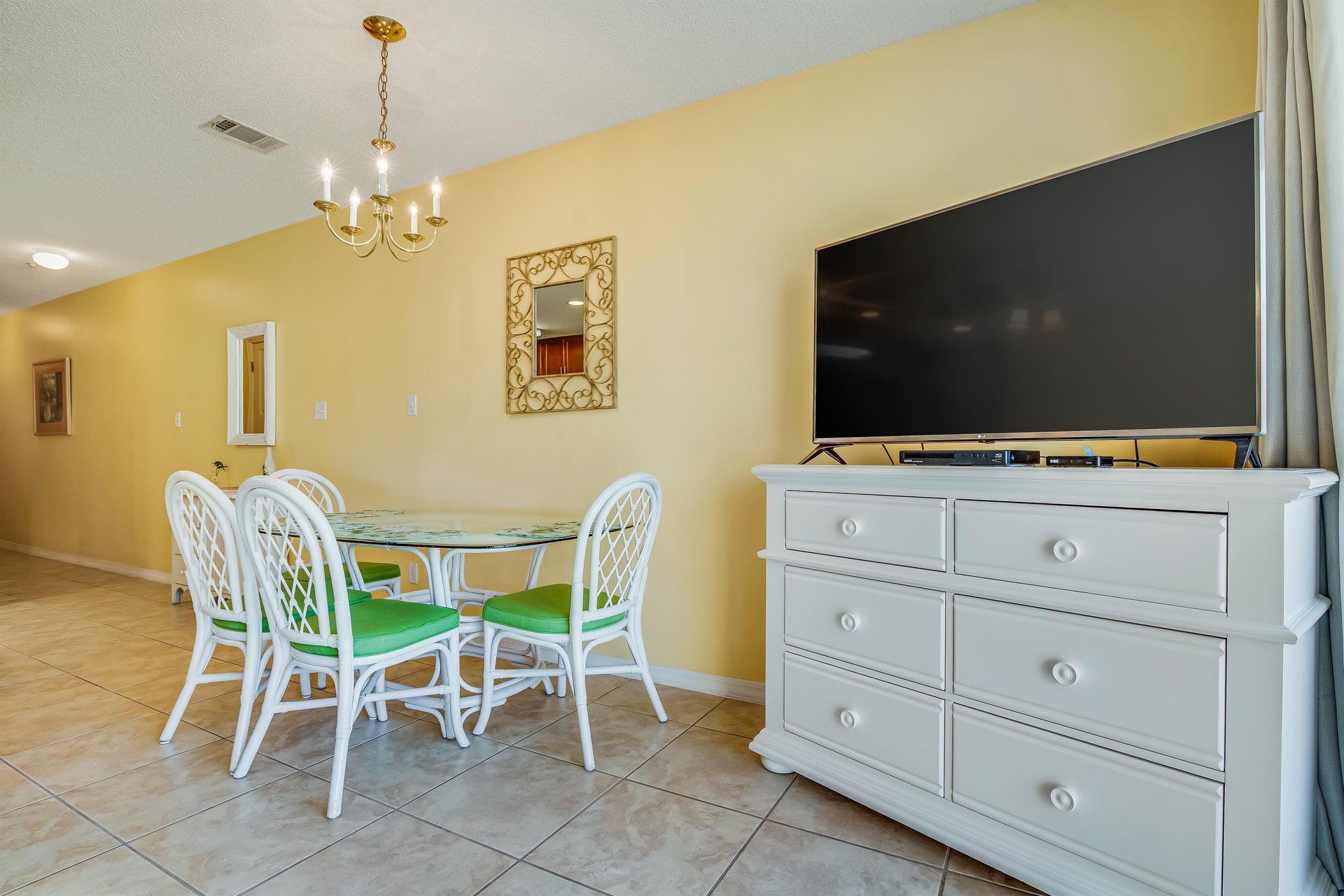 Maravilla, Unit 4106 6