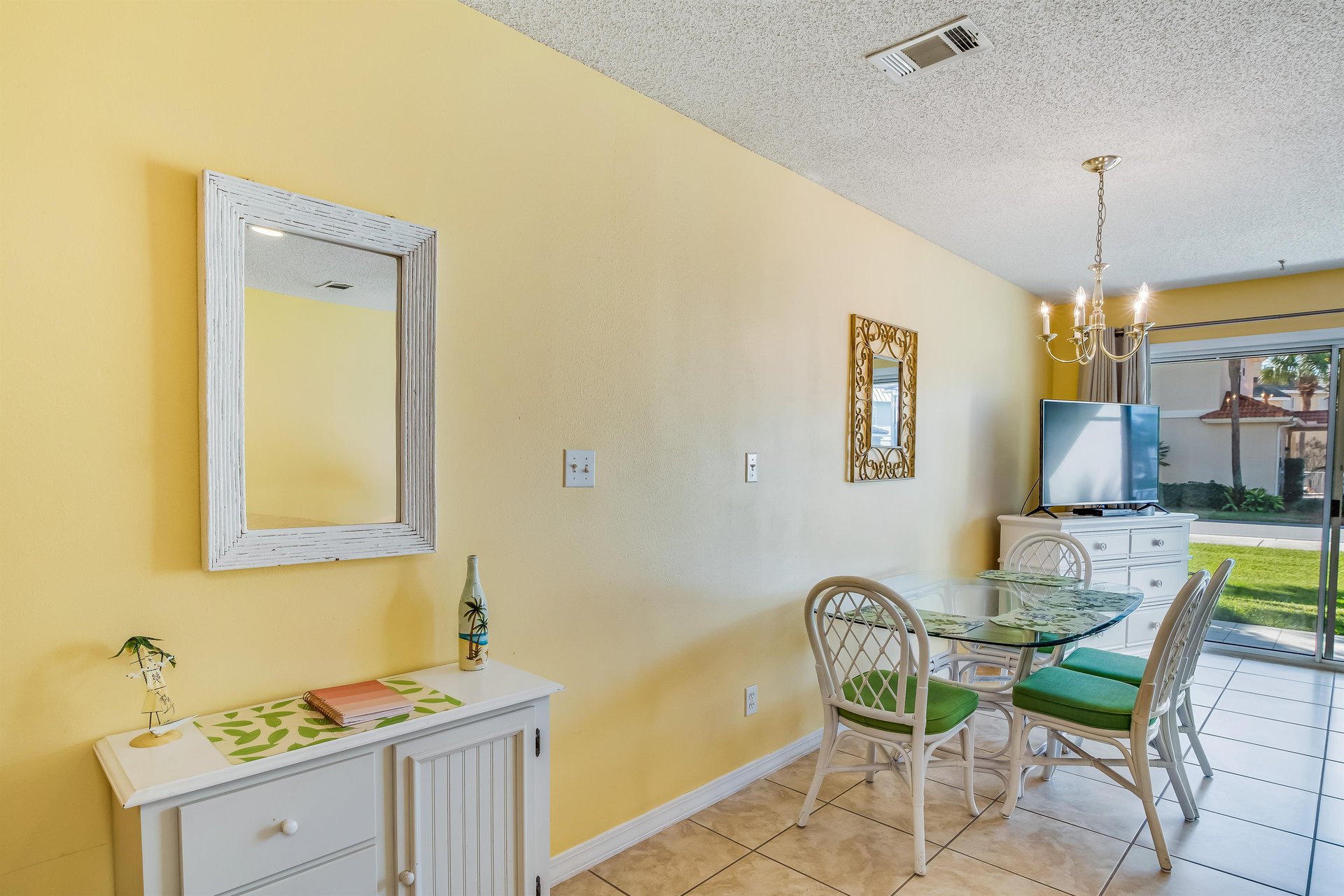 Maravilla, Unit 4106 15