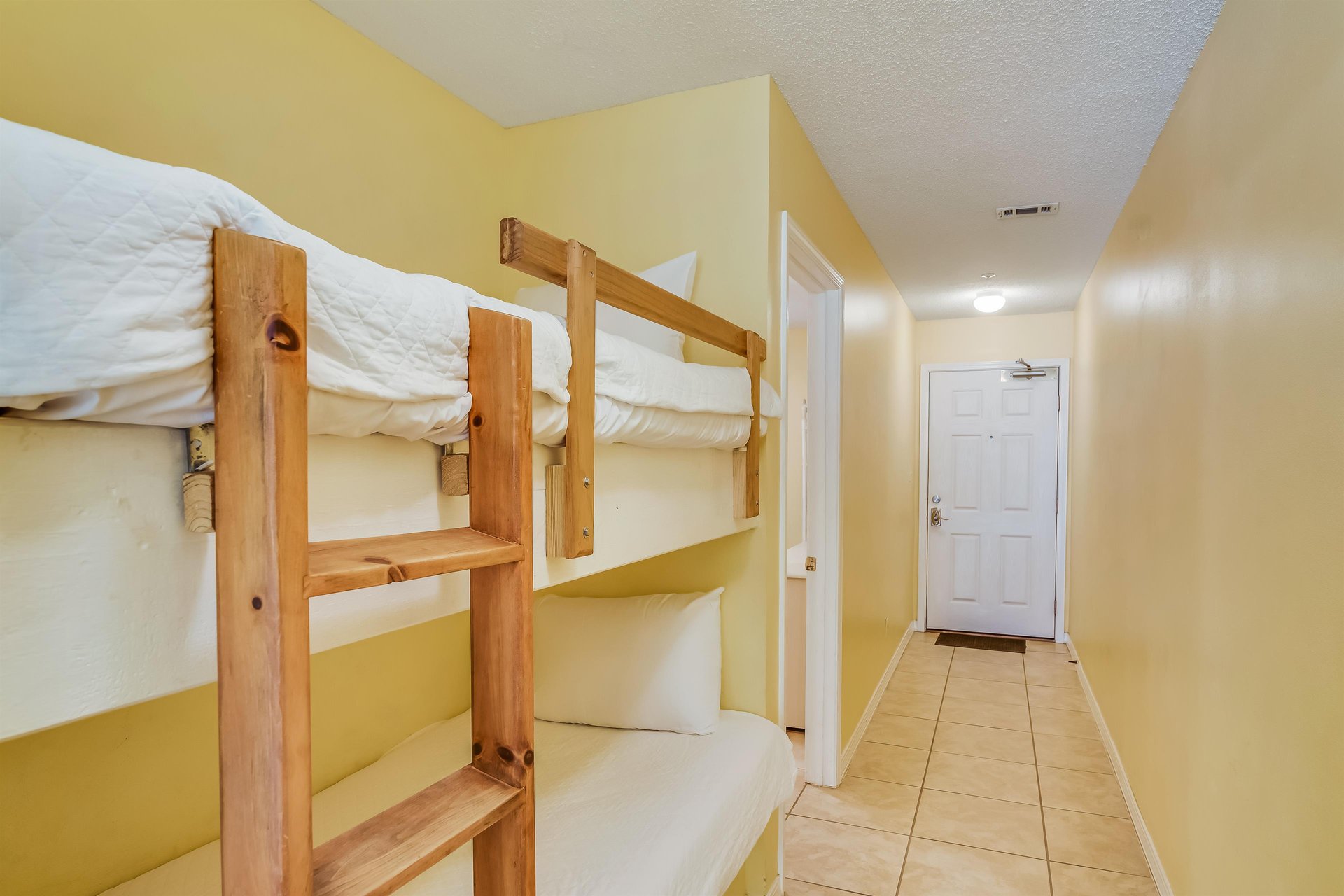 Maravilla, Unit 4106 32