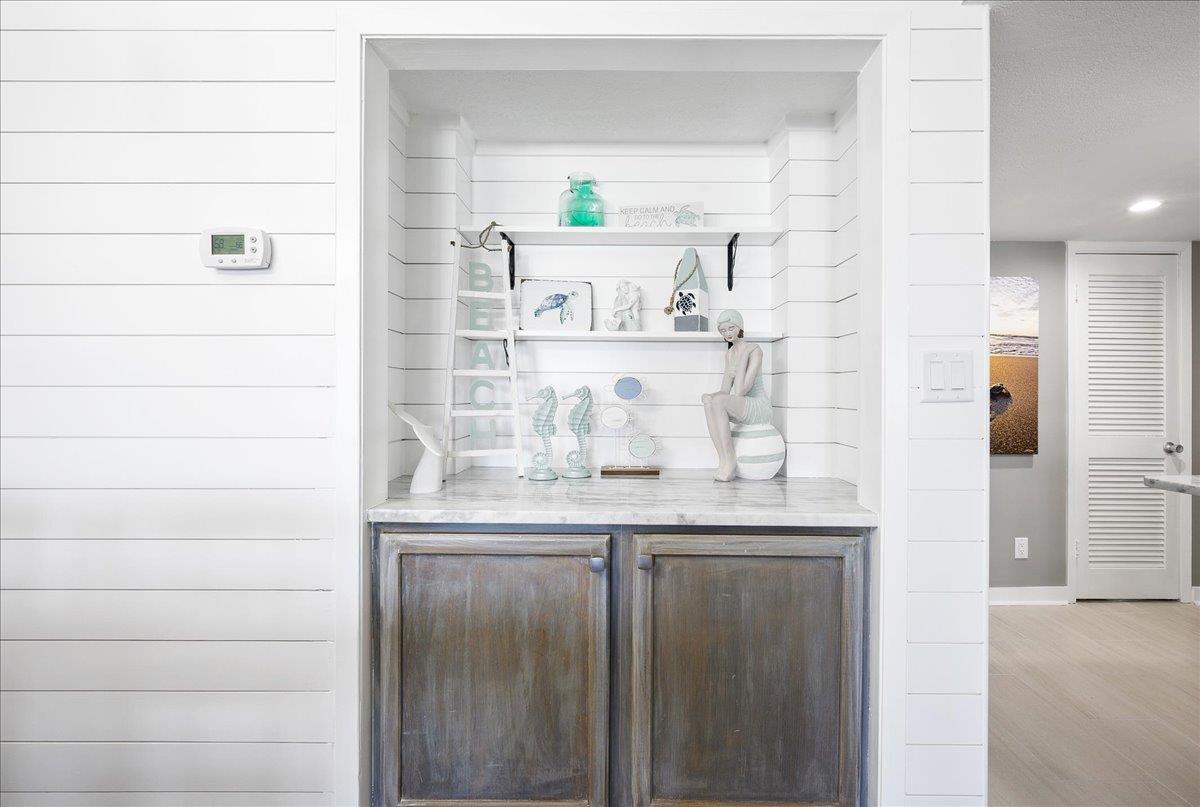 Holiday Surf and Racquet Unit 620 7