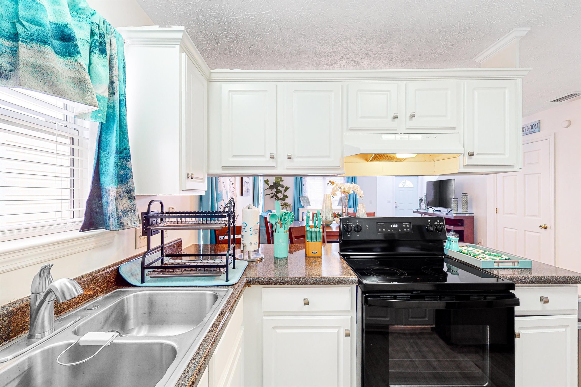 Palm Cove Turquoise Retreat 10