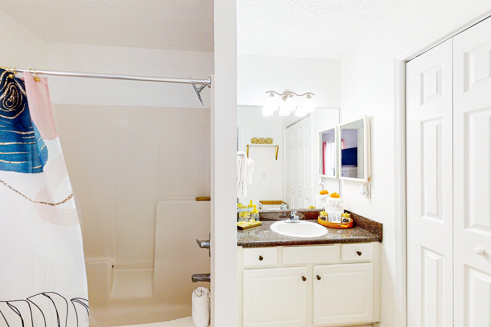 Palm Cove Turquoise Retreat 14