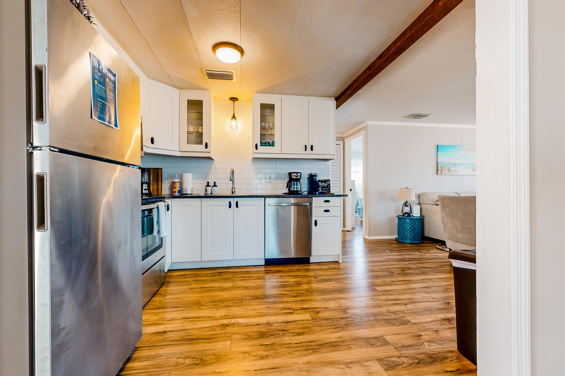 Cozy Cottage Getaway 9