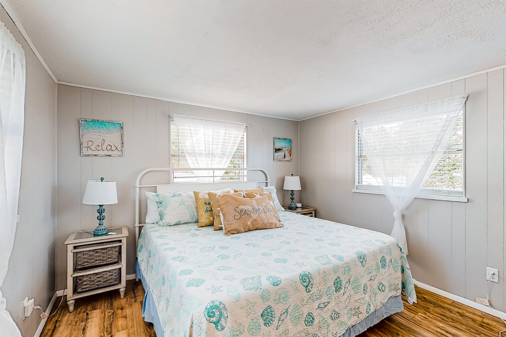 Cozy Cottage Getaway 12