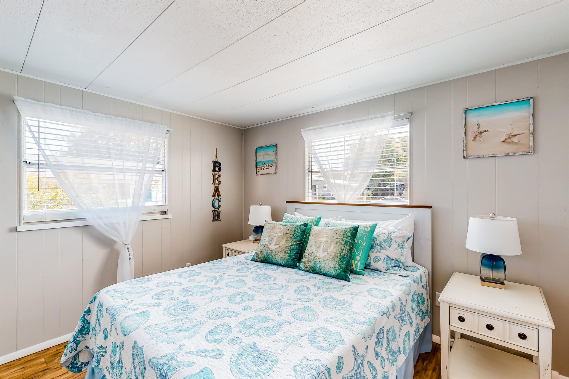 Cozy Cottage Getaway 14