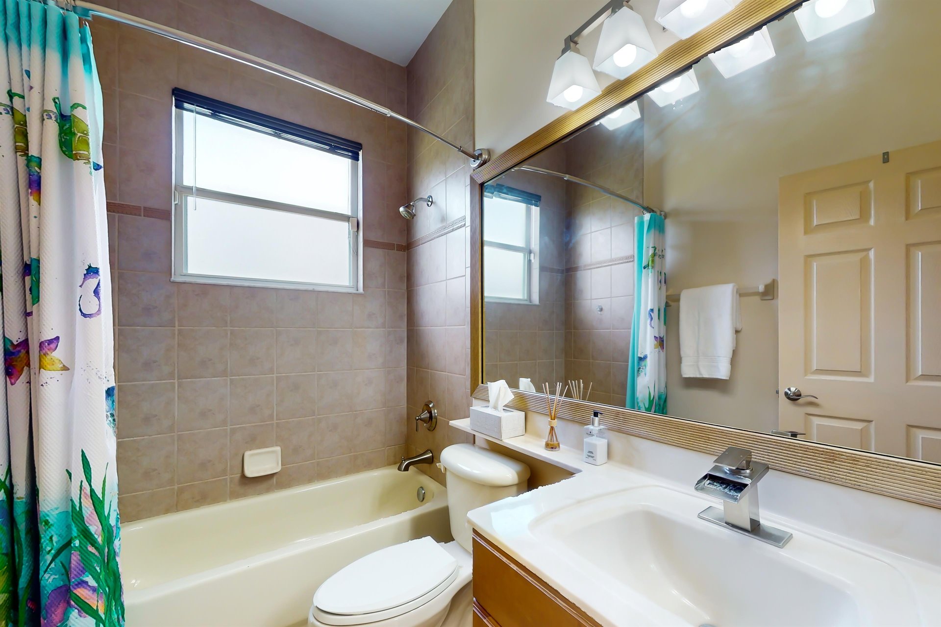 Swaying Palms Estate 25