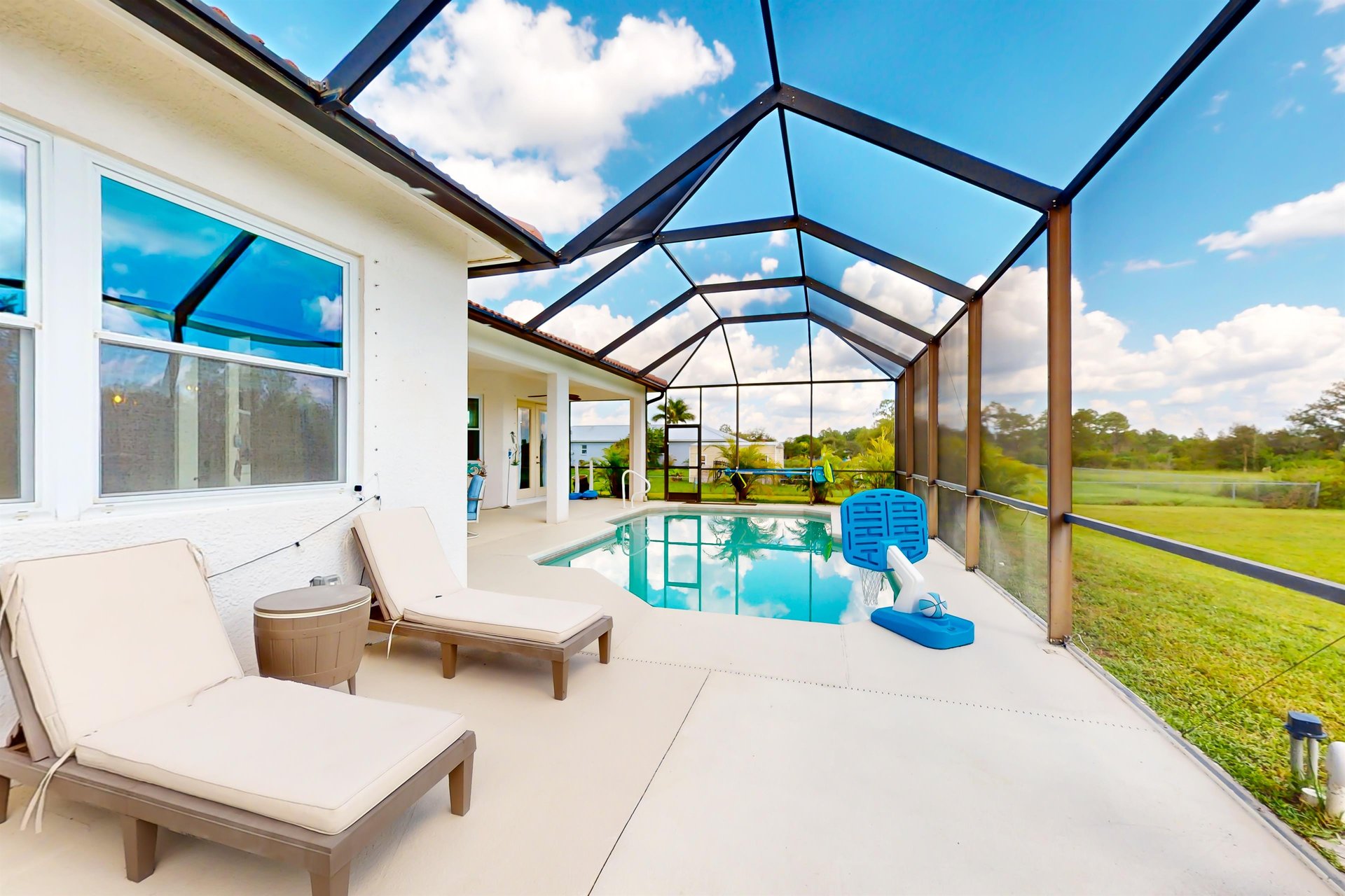 Swaying Palms Estate 34