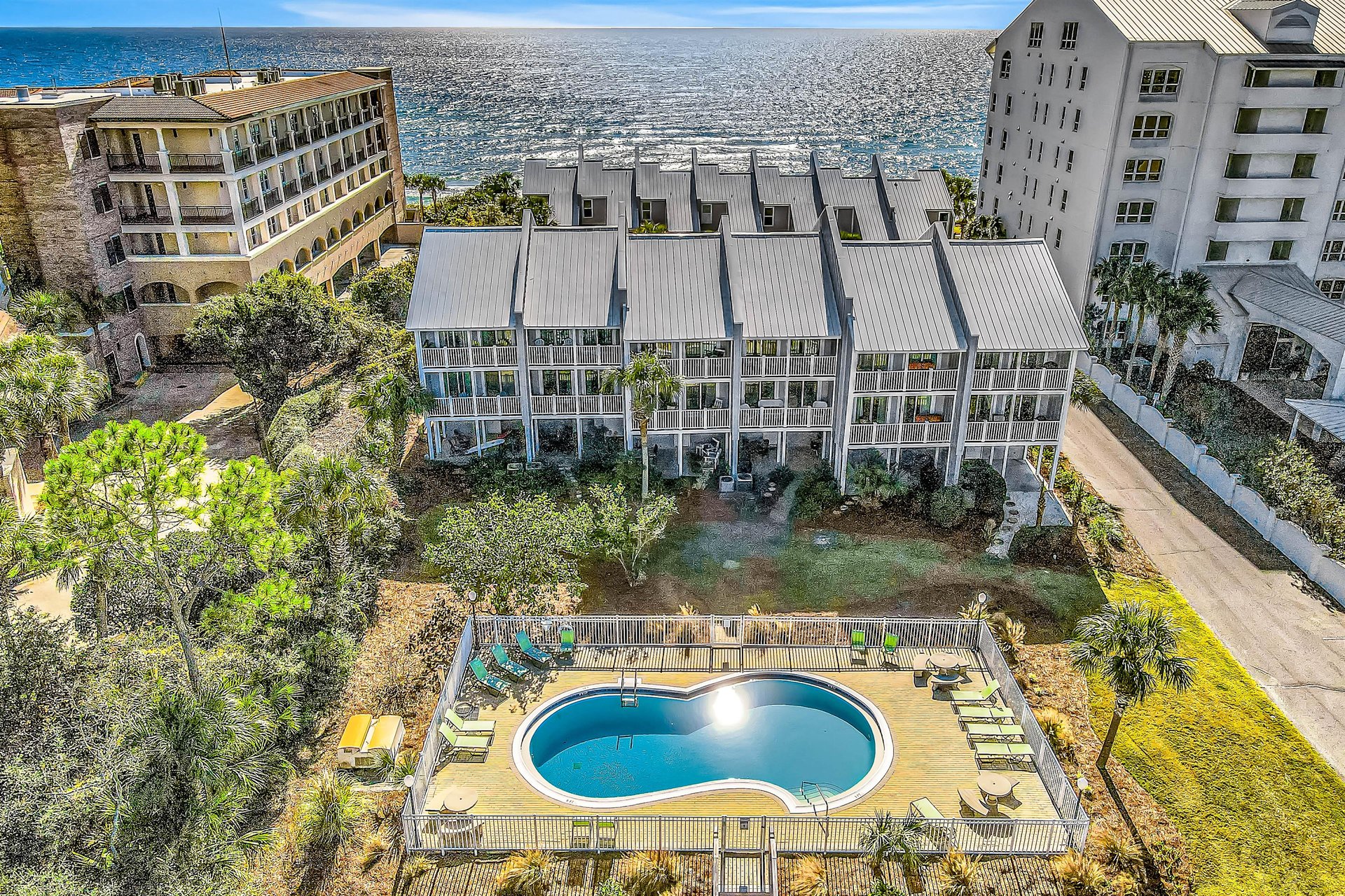 Sea Bluff Townhomes 10  Crazy Toes 28