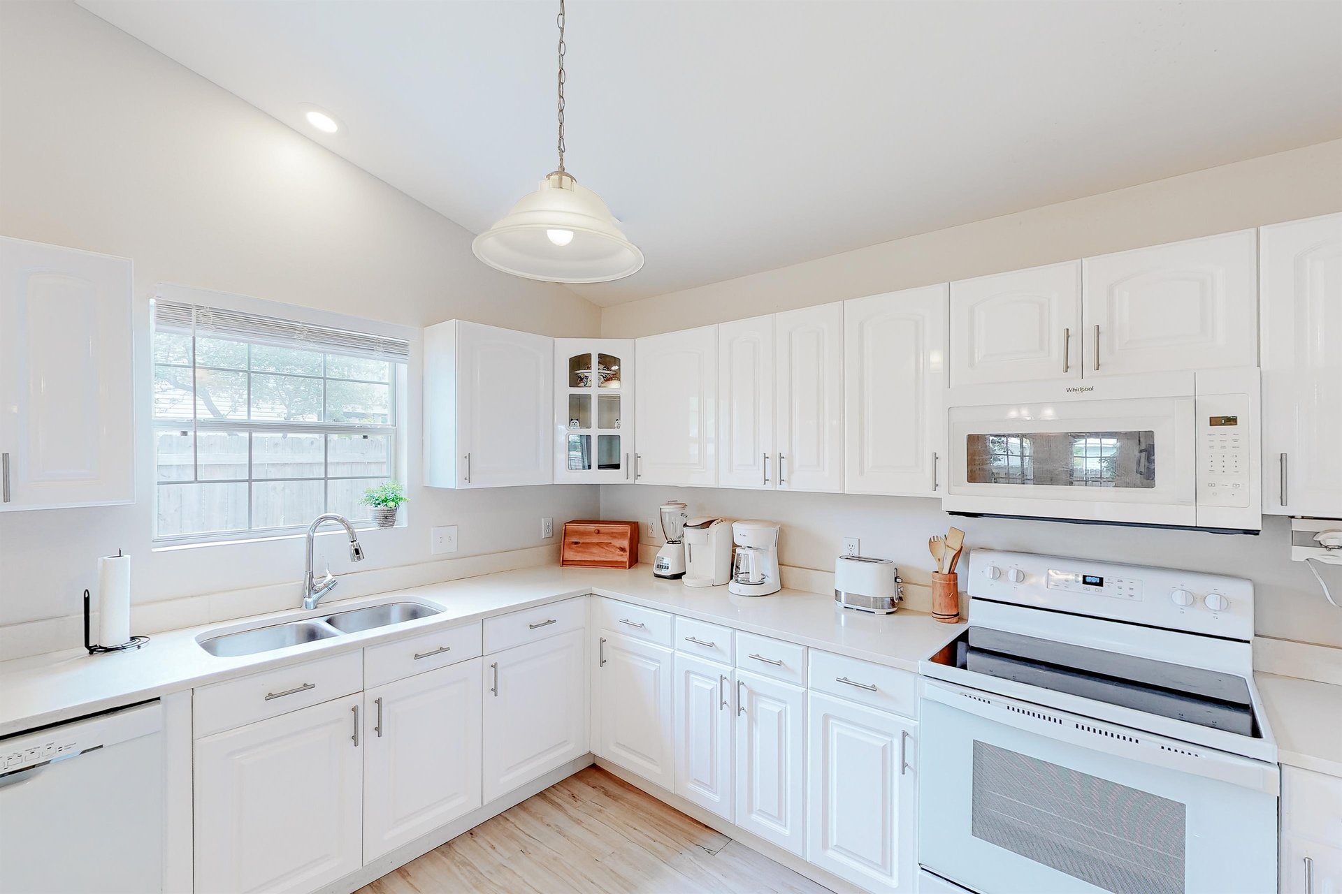 Cozy Bramble Getaway 9