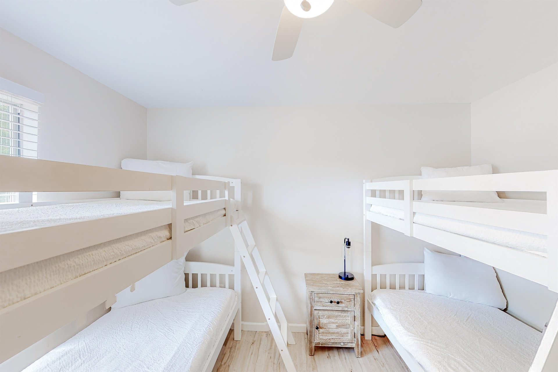 Cozy Bramble Getaway 13