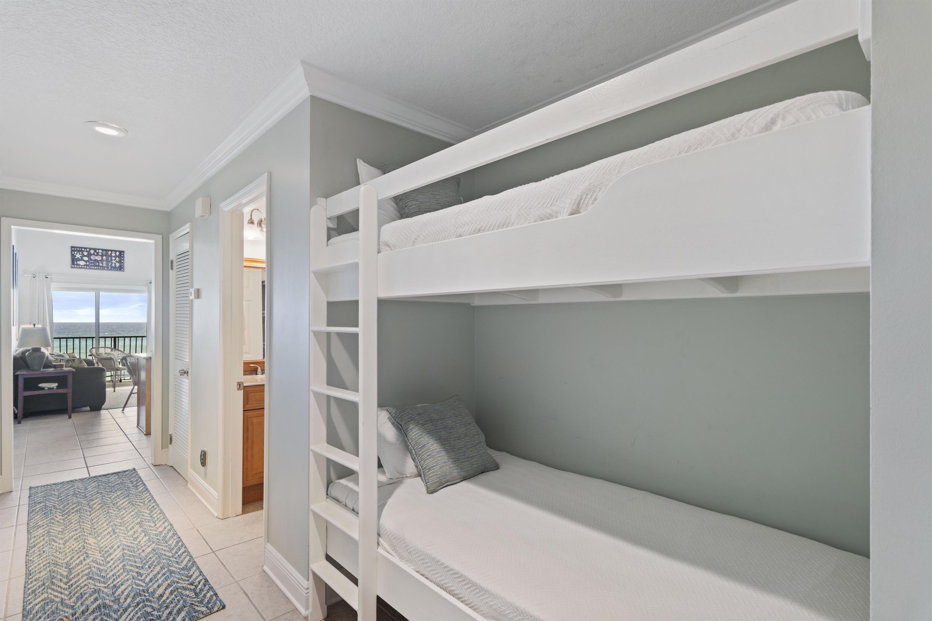 Coral Reef Club 34 8