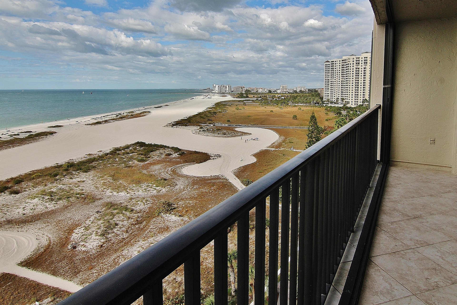 Lighthouse Towers 1003 2