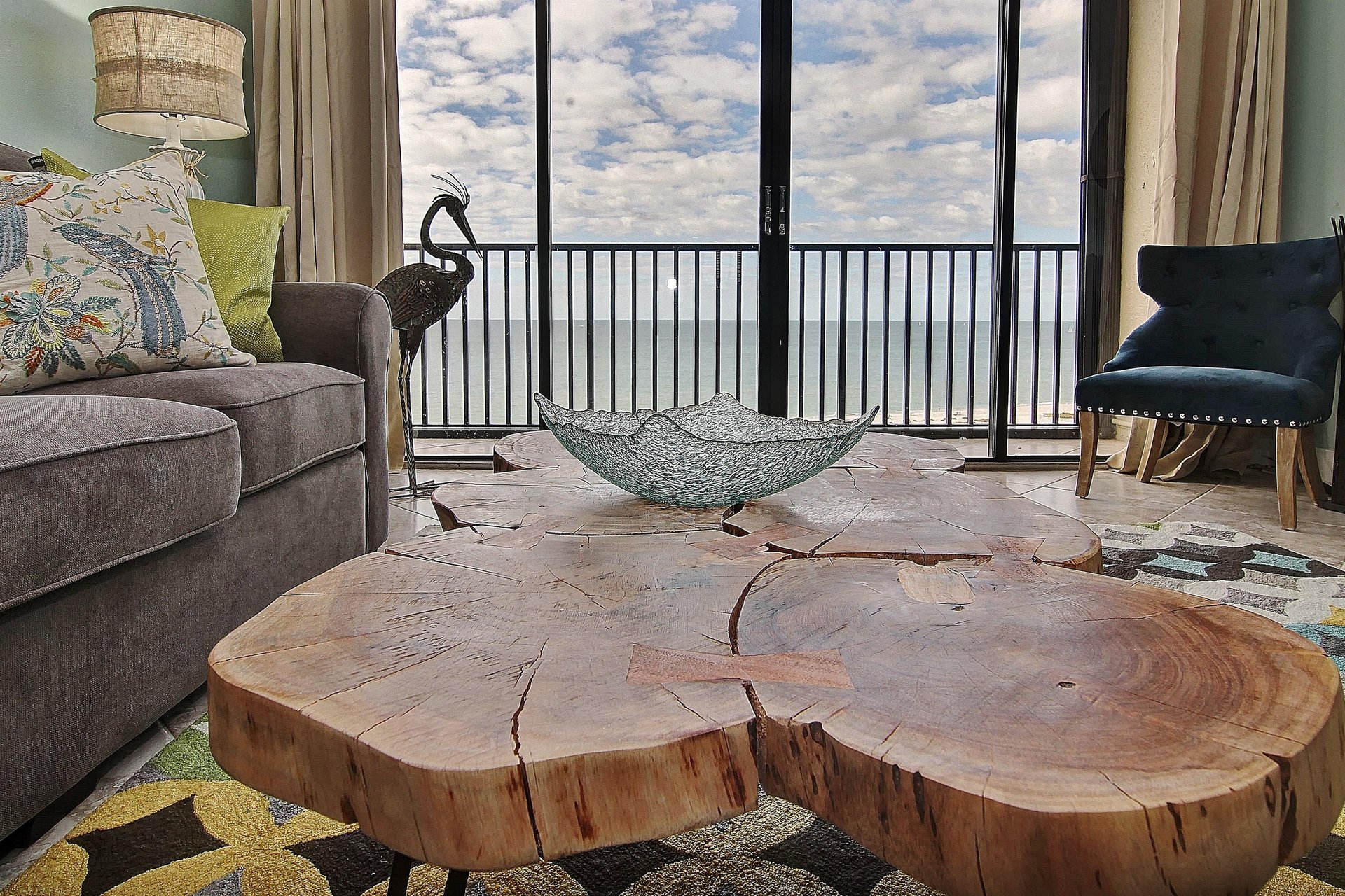 Lighthouse Towers 1003 6