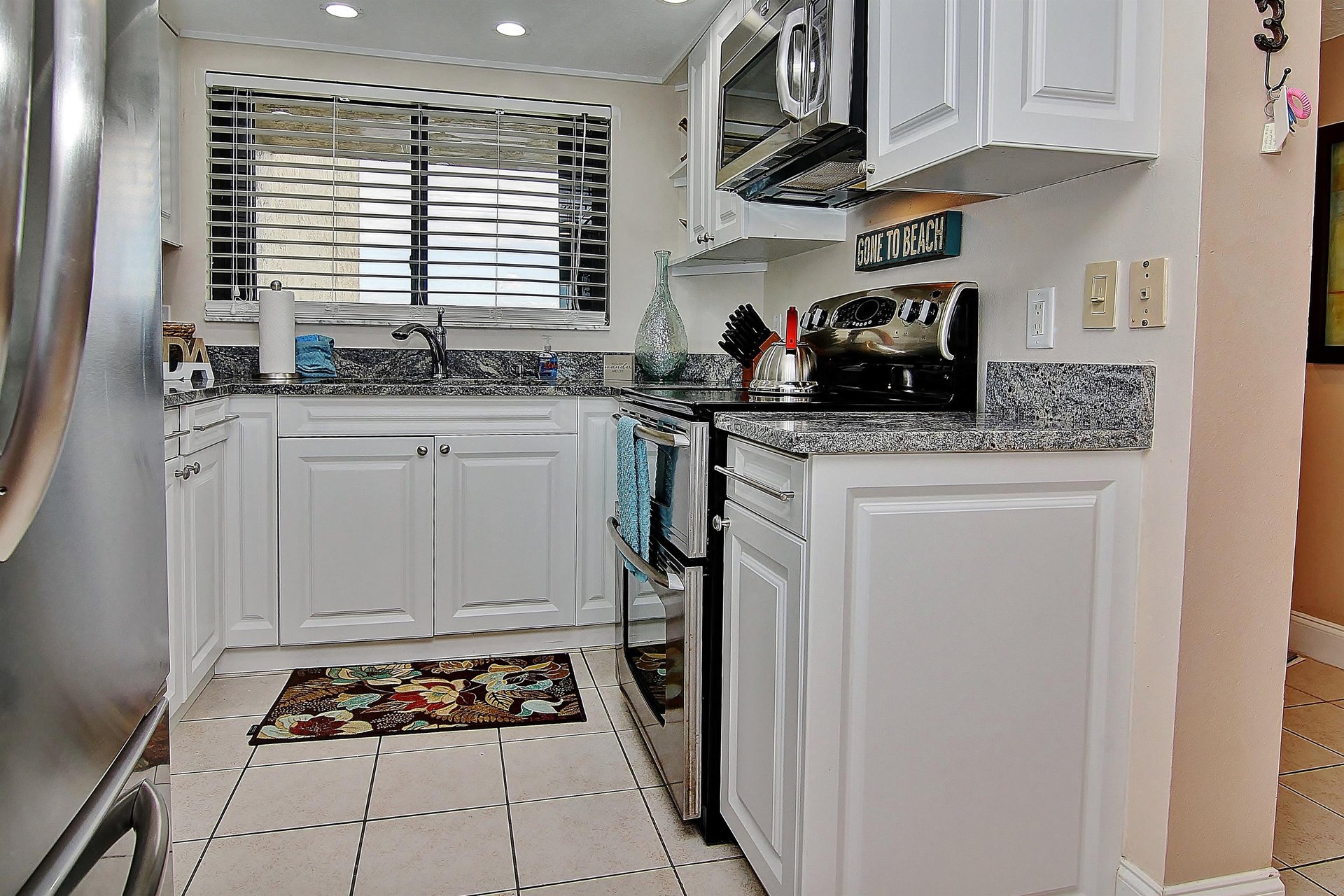 Lighthouse Towers 1003 12