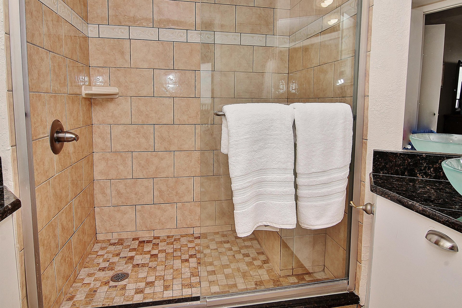 Lighthouse Towers 1003 22